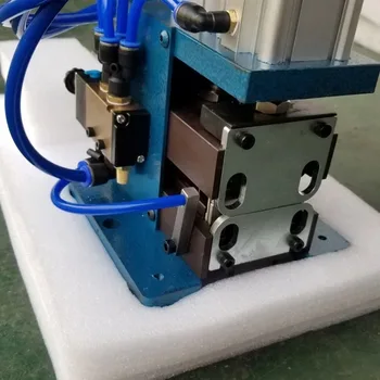 Пневматическая машина для вертикальной зачистки Machine3F ,,Машина Для зачистки многожильных Проводов в оболочке